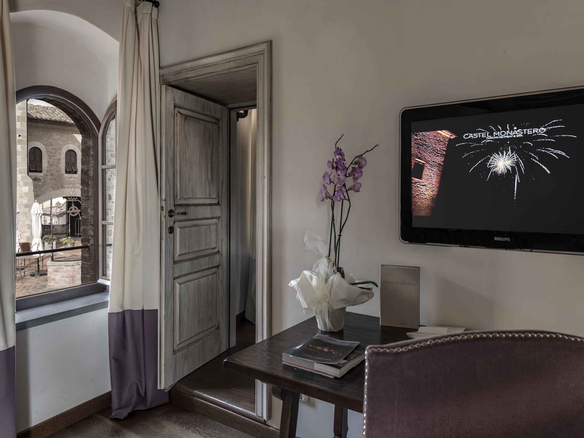 Castel Monastero - The Leading Hotels Of The World Castelnuovo Berardenga Exteriér fotografie